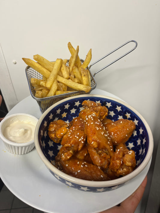 Frank’s Spicy Chicken Wings and Chips