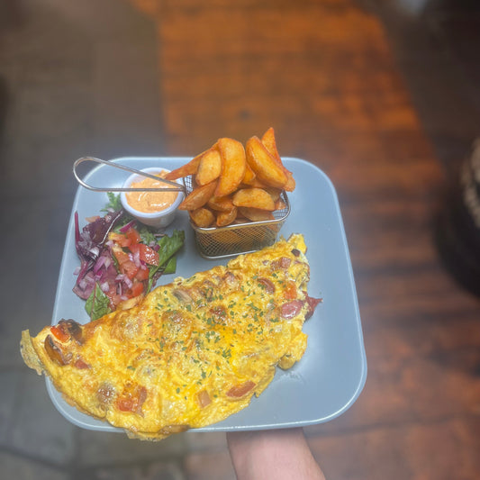 Omelette with chips and dip